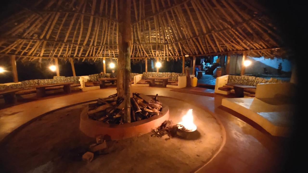 Stoneage Resort Саклешпур Экстерьер фото